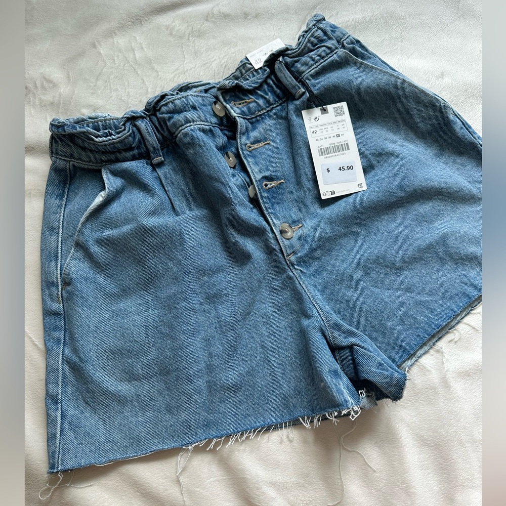New with tags Zara Baggy Short